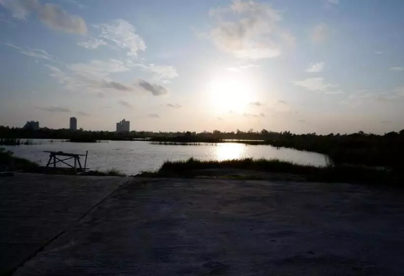 リゾートホテル Sunset Village Rayong