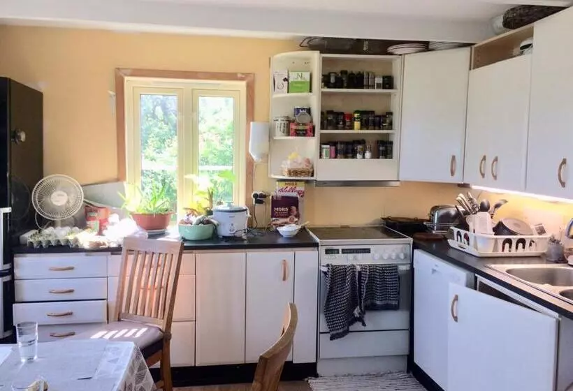 Tau Bed And Breakfast