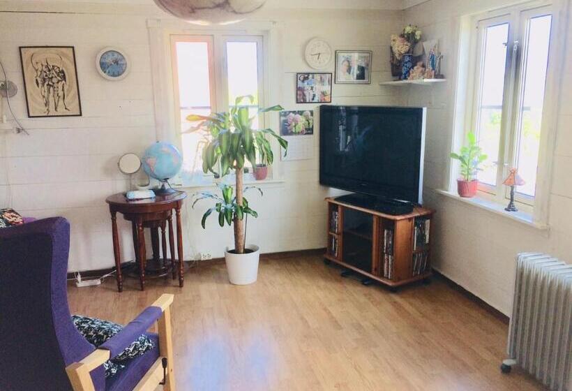 Tau Bed And Breakfast