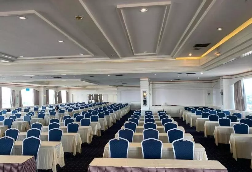 Welcome Hotel Beach Market Jomtien