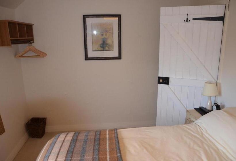 旅馆 The White Horse Inn