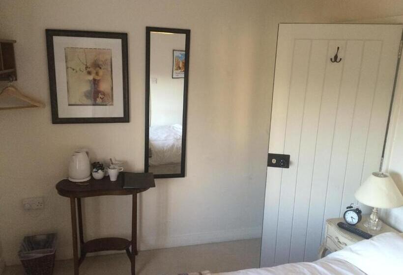 旅馆 The White Horse Inn