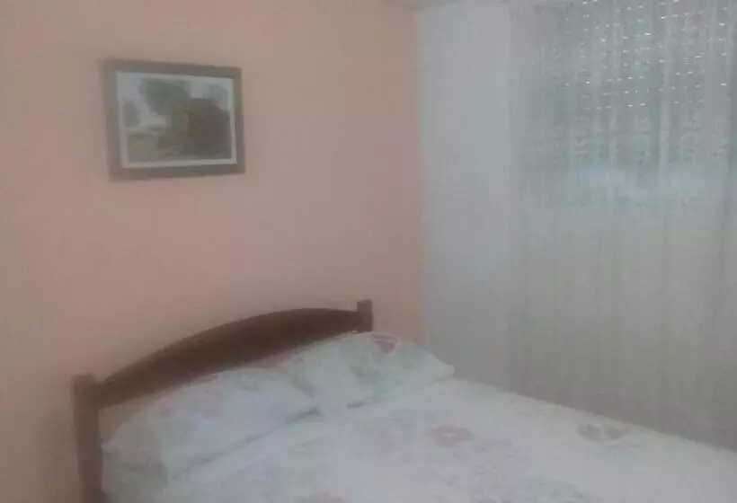 Retkeilymaja Zingaro