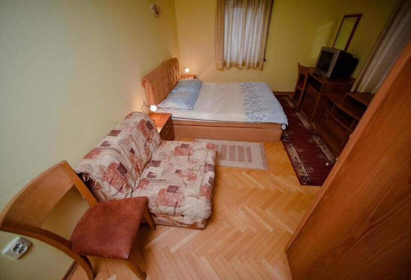 تختخواب و صبحانه Apartmani Park Kod Novice