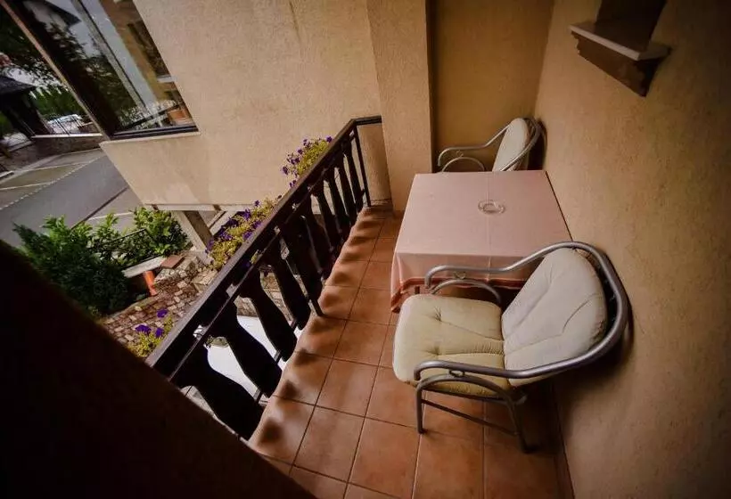 تختخواب و صبحانه Apartmani Park Kod Novice