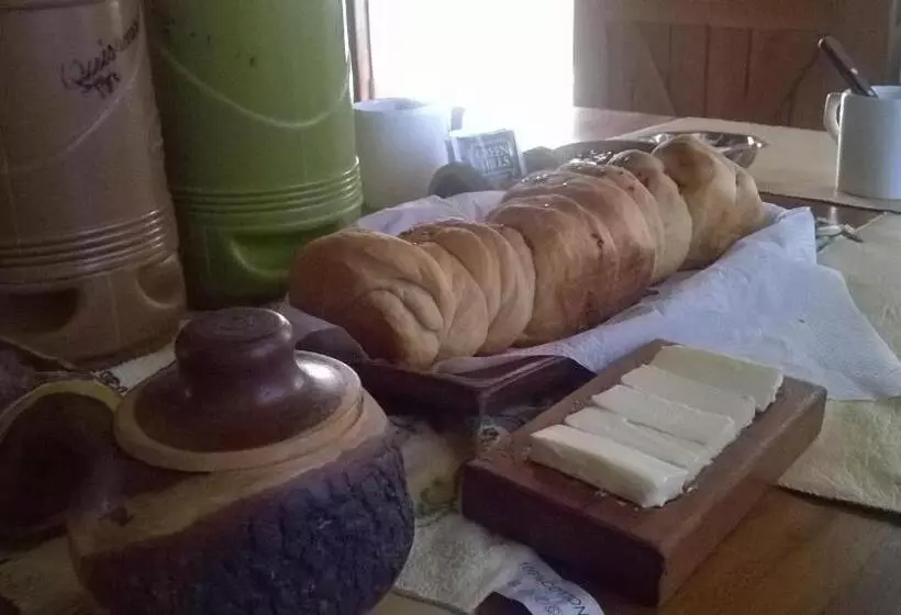 Aamiaismajoitus (B&B) Cabañas Quisama