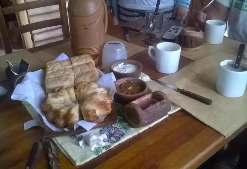 Aamiaismajoitus (B&B) Cabañas Quisama