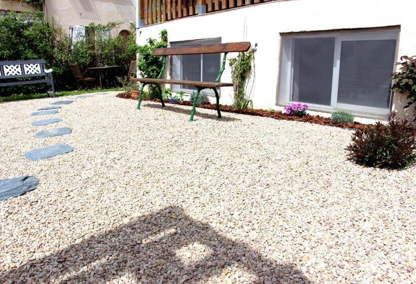 ベッドアンドブレックファースト Laura & Paul