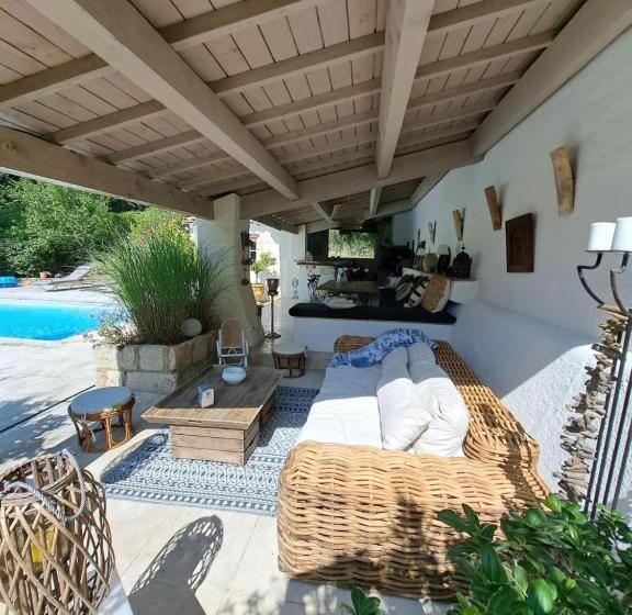 تختخواب و صبحانه Le Mas Des Cosme