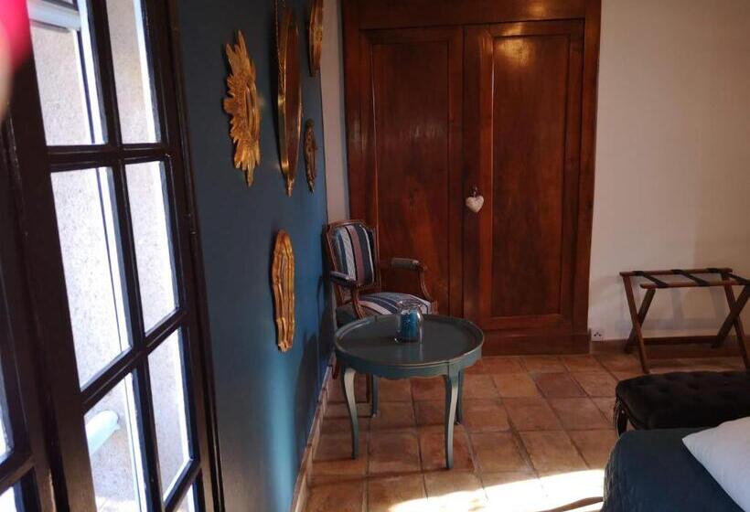 تختخواب و صبحانه Le Mas Des Cosme