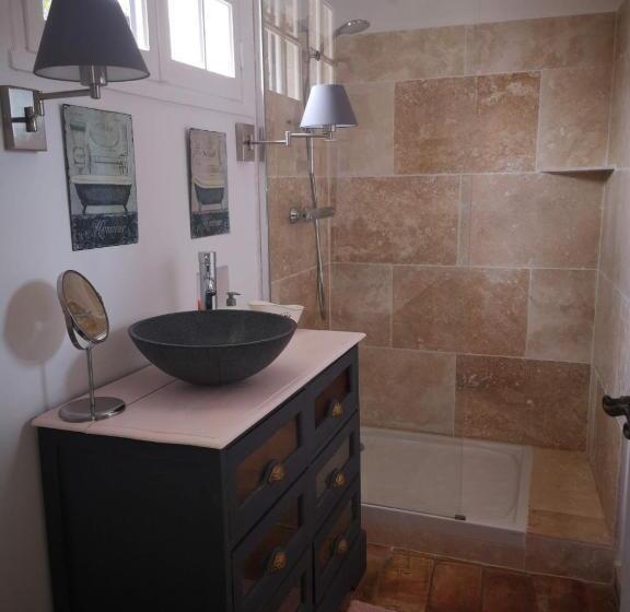 تختخواب و صبحانه Le Mas Des Cosme