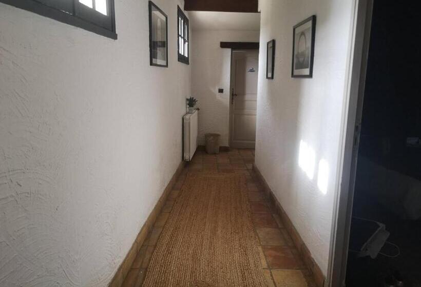 تختخواب و صبحانه Le Mas Des Cosme