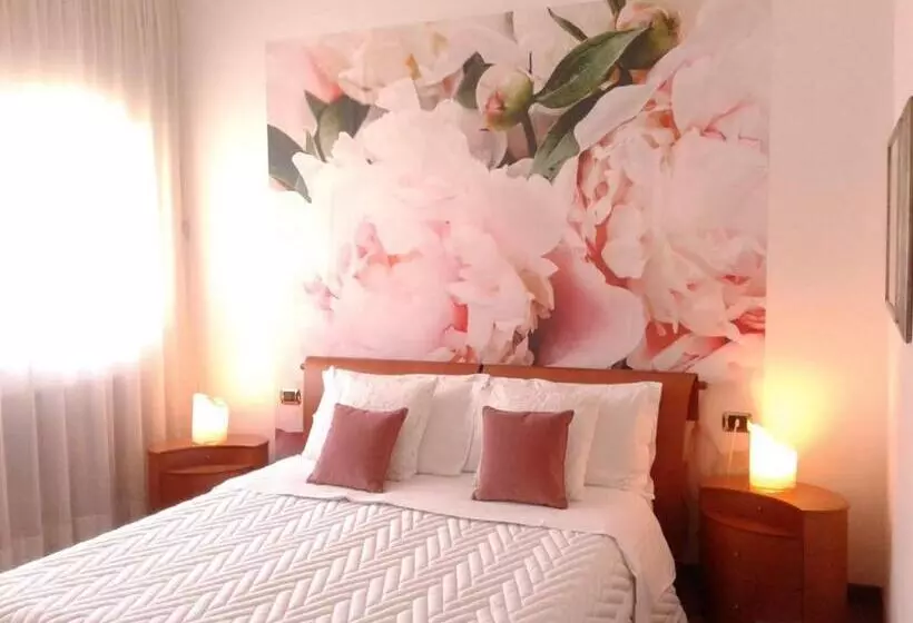 تختخواب و صبحانه Tosca House 2