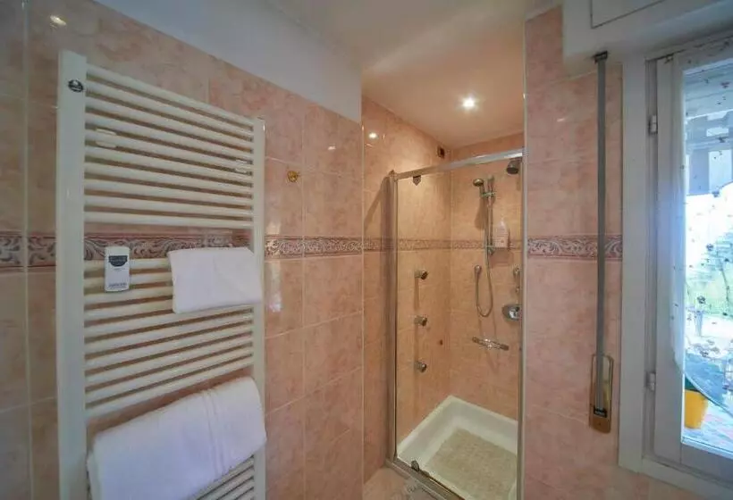 تختخواب و صبحانه Tosca House 2