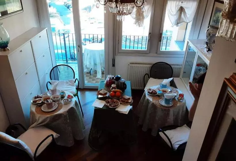 تختخواب و صبحانه Tosca House 2