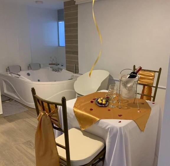 فندق Ciudad Promesa