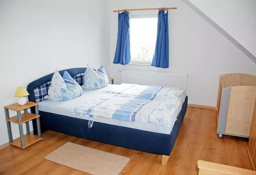 ホテル Ferienappartements Familie Lenz