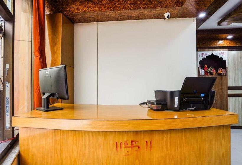 Hotel Oyo Flagship Gautam