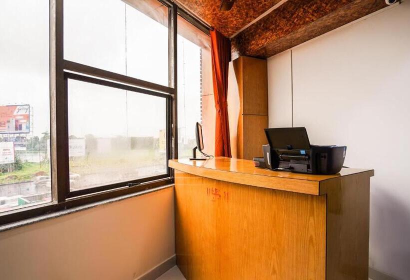 Hotel Oyo Flagship Gautam