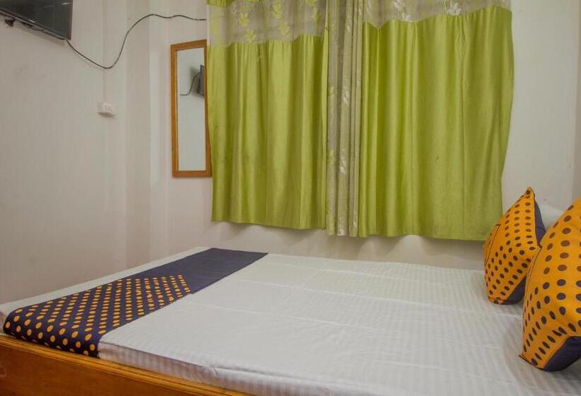 Hotel Oyo Flagship Gautam