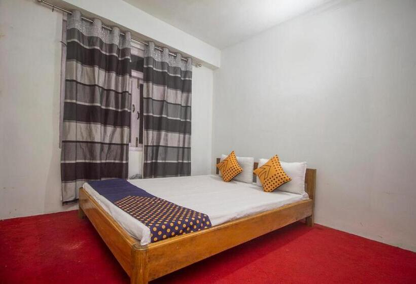 Hotel Oyo Flagship Gautam