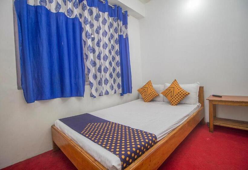 Hotel Oyo Flagship Gautam