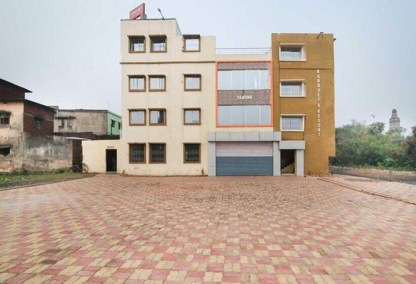 בית מלון כפרי Spot On Yamuna Banquet & Resort