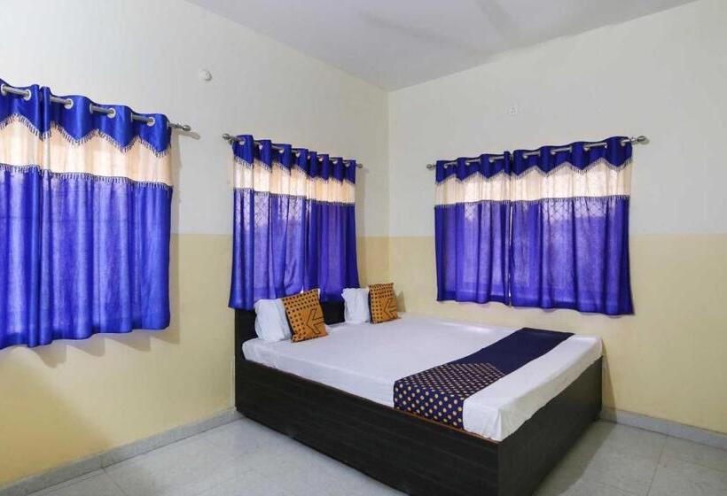 בית מלון כפרי Spot On Yamuna Banquet & Resort