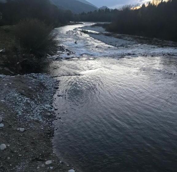 モーテル Hýbadlo