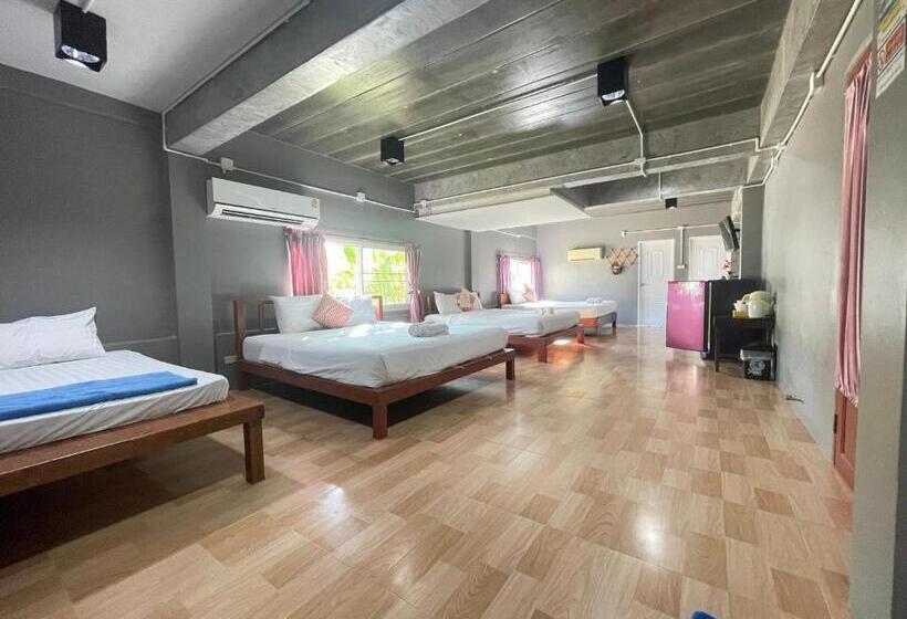 Pensió Chaipatchara Resort