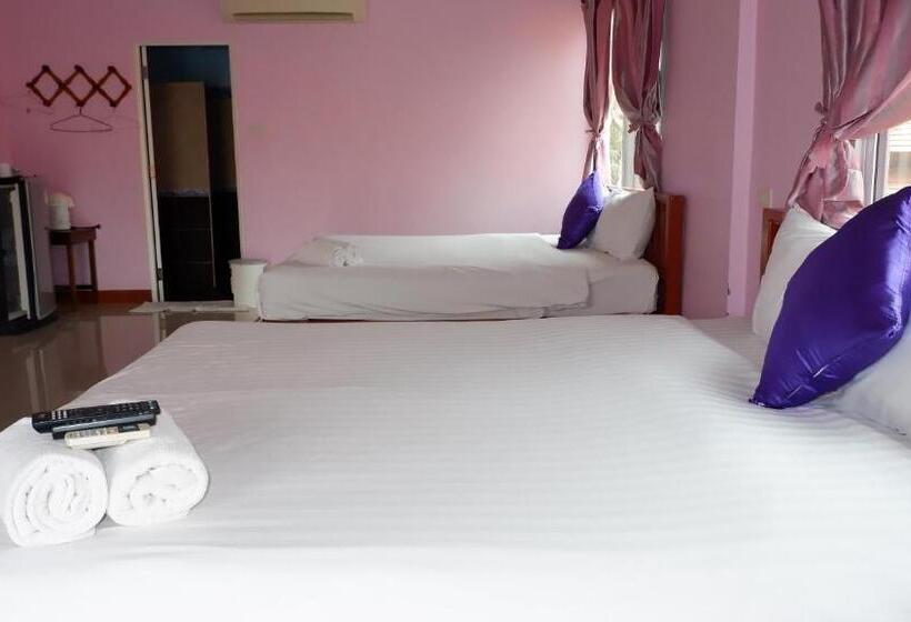 Pensió Chaipatchara Resort