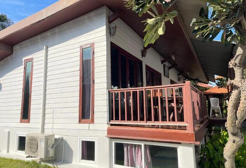 Pensió Chaipatchara Resort