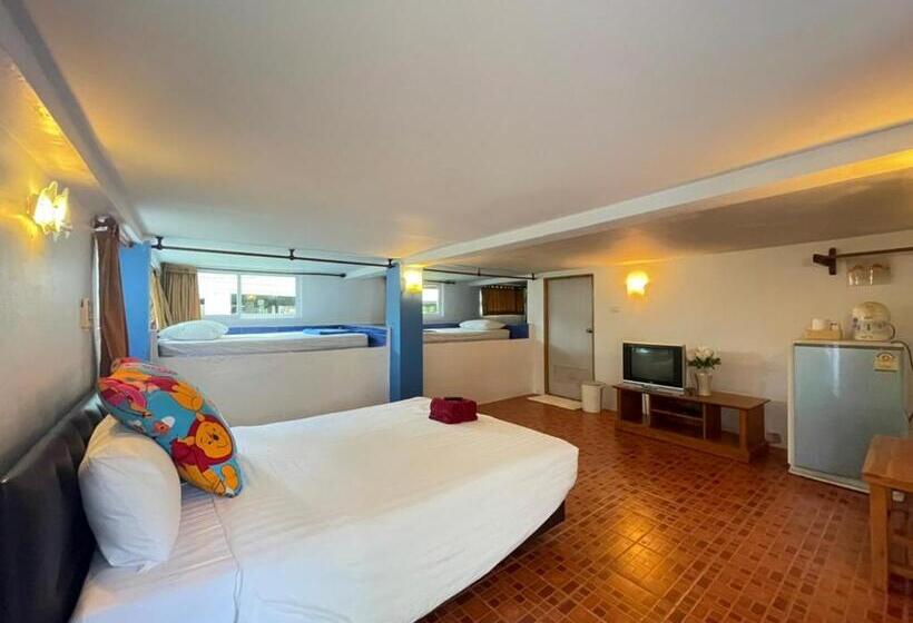 Pensió Chaipatchara Resort