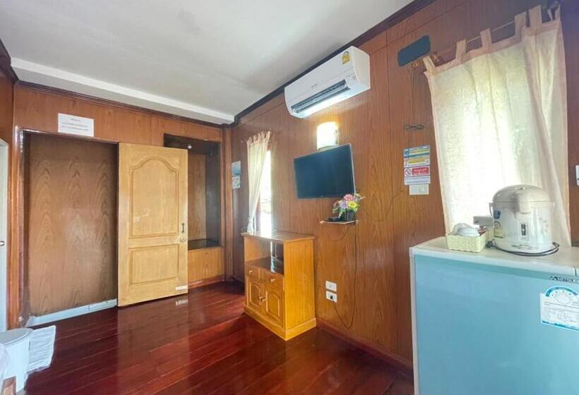 Pensió Chaipatchara Resort