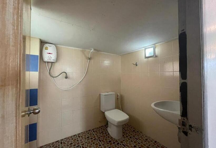 Pensió Chaipatchara Resort