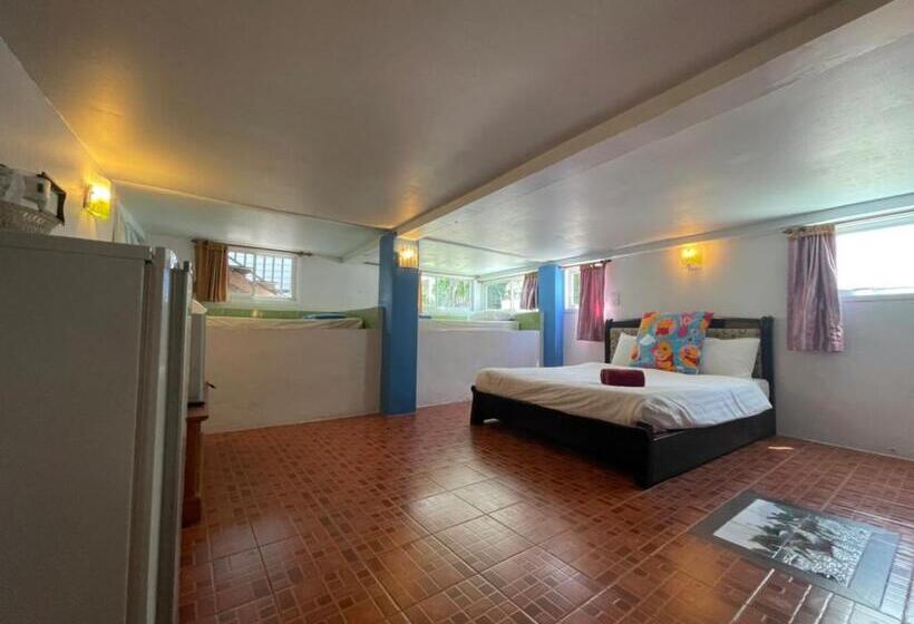 Pensió Chaipatchara Resort