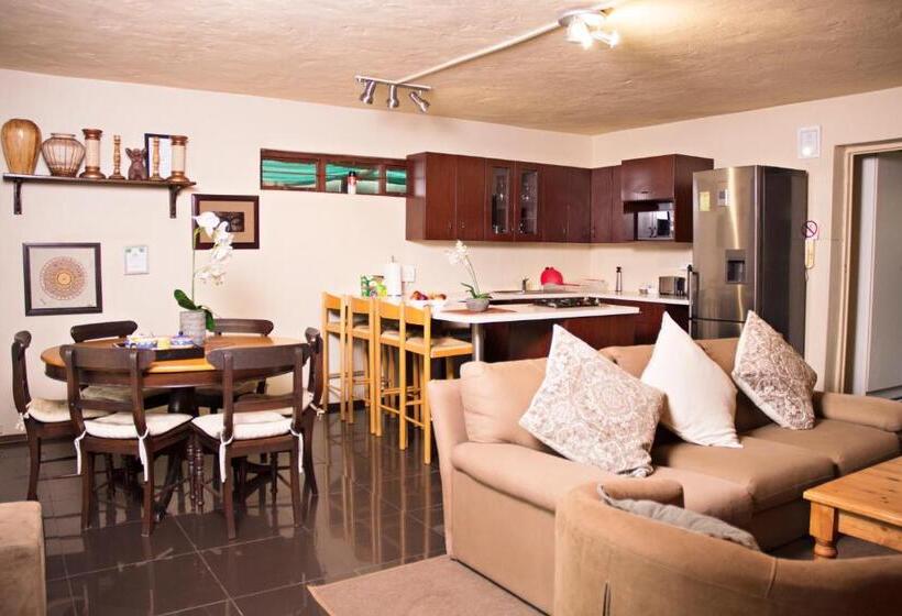 Pension (Hôtel basse catégorie) Edison Luxe Guest House