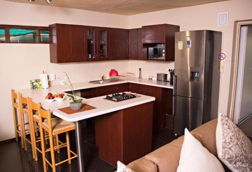 Pension (Hôtel basse catégorie) Edison Luxe Guest House