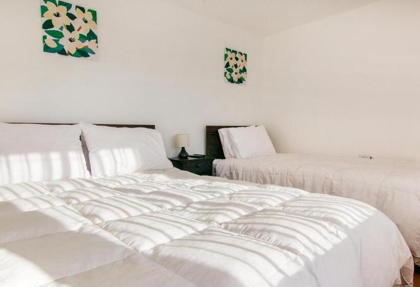 پانسیون Hostal Almares