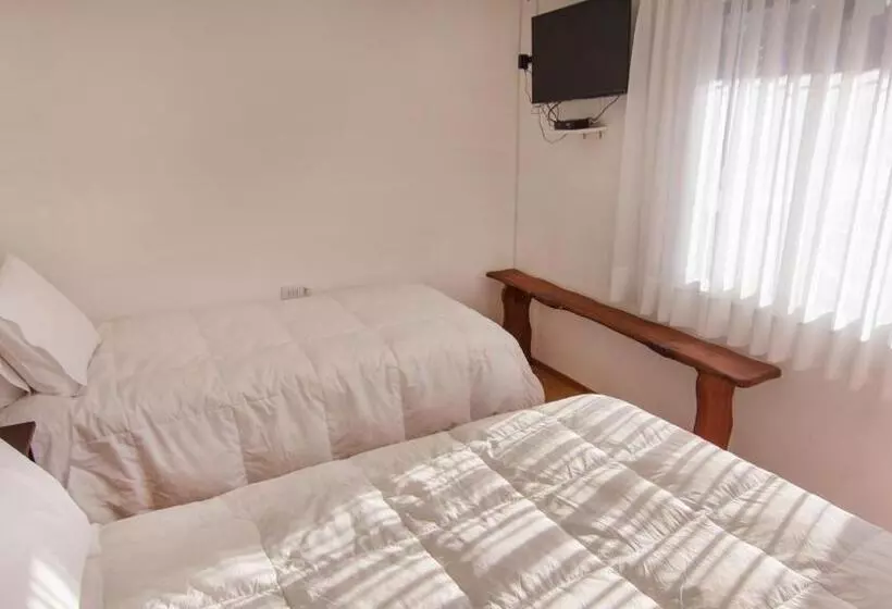 Majatalo Hostal Almares