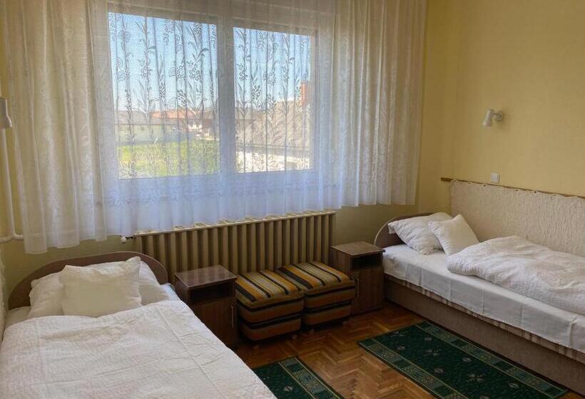 膳宿费 Patakparti Vendégház