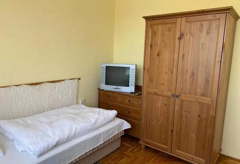 ペンション Patakparti Vendégház