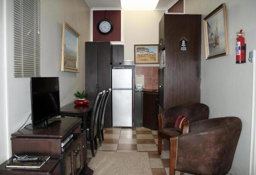 پانسیون Room In Guest Room Room For 3 Amarachi Guesthouse Spitzkoppe