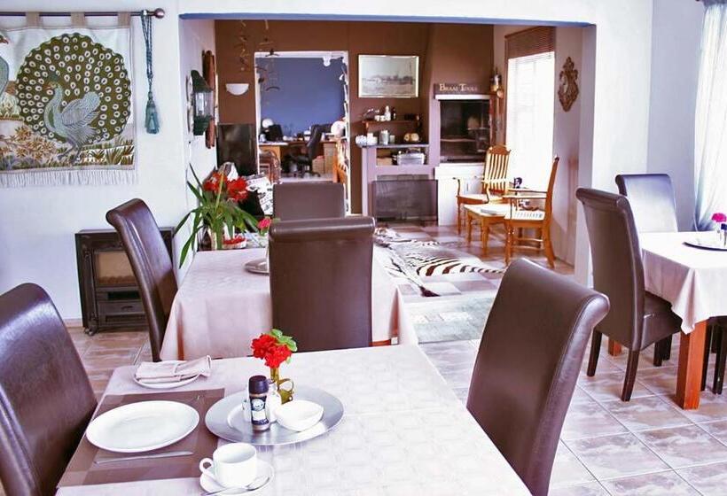 پانسیون Room In Guest Room Room For 3 Amarachi Guesthouse Spitzkoppe