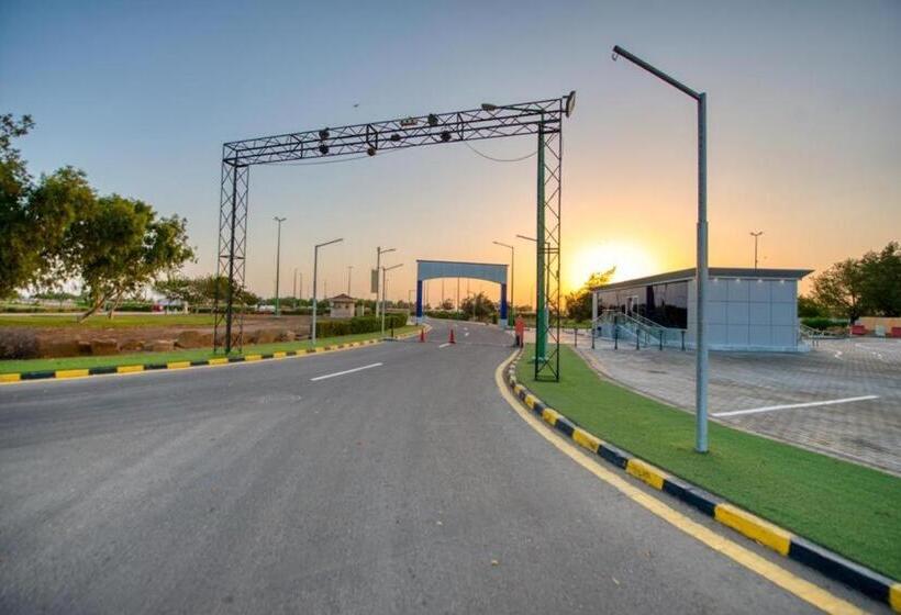 منتجع شاطئ الورد