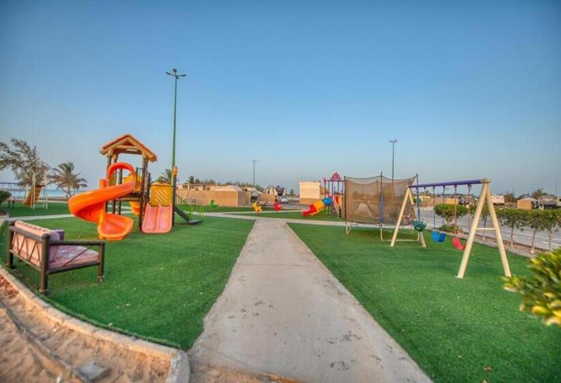 منتجع شاطئ الورد