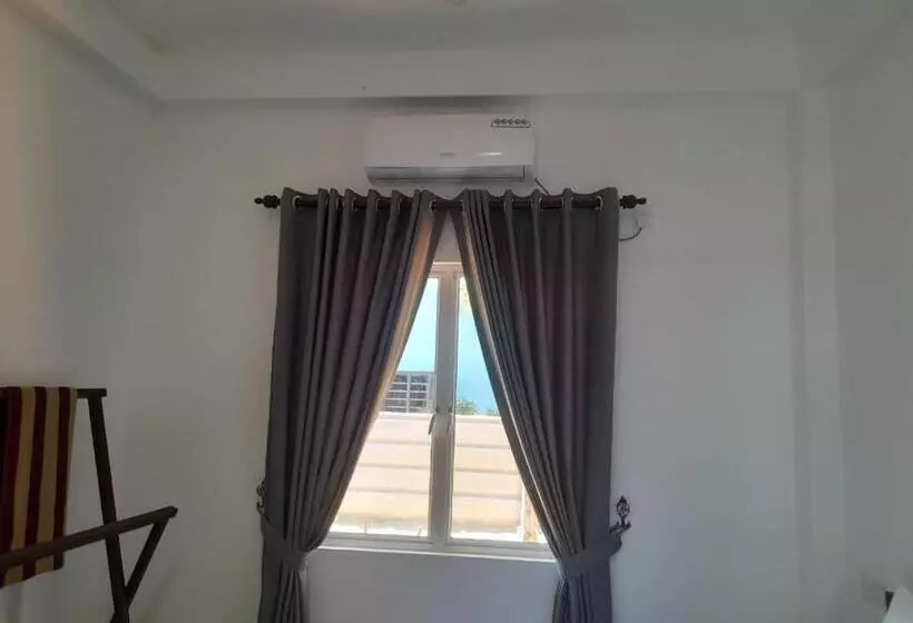 Hotelli Laxsume Guest House Nilaveli