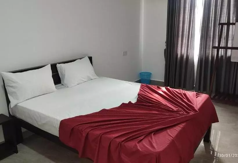 Hotelli Laxsume Guest House Nilaveli