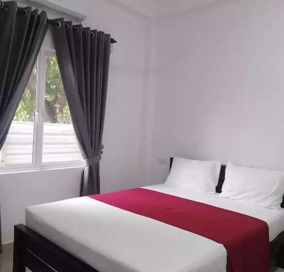 Hotelli Laxsume Guest House Nilaveli