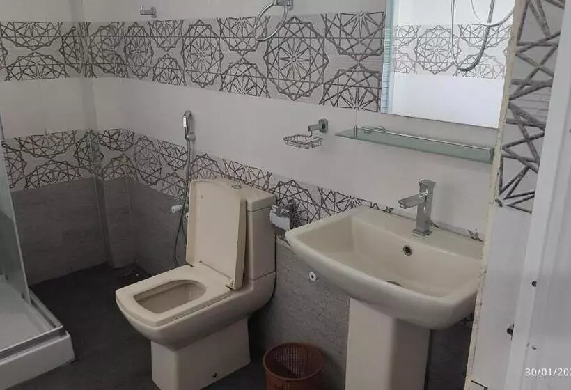 Hotelli Laxsume Guest House Nilaveli